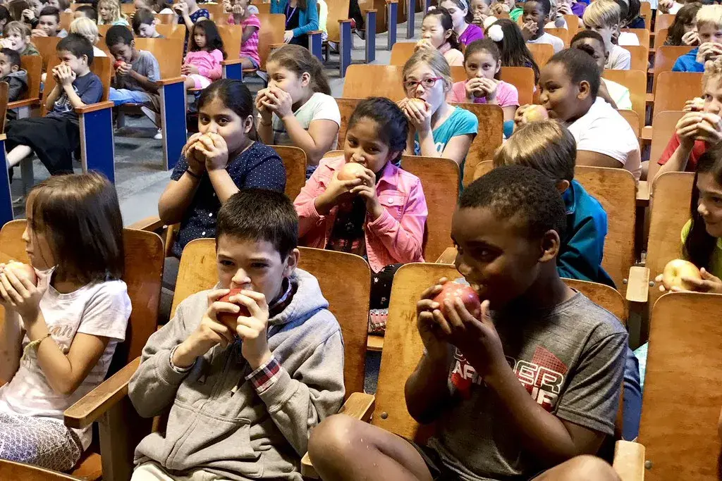 Kids eating